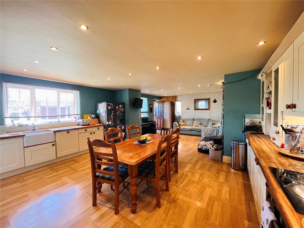 Property photo 2 of 25 Picture No. 51