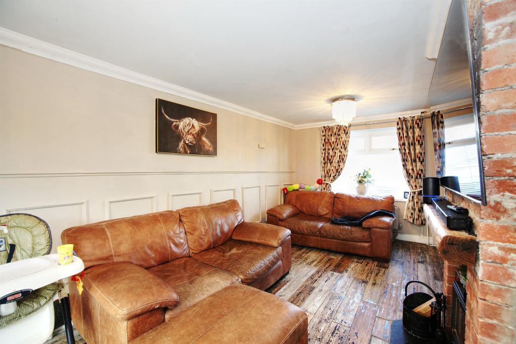 Property photo 3 of 21
