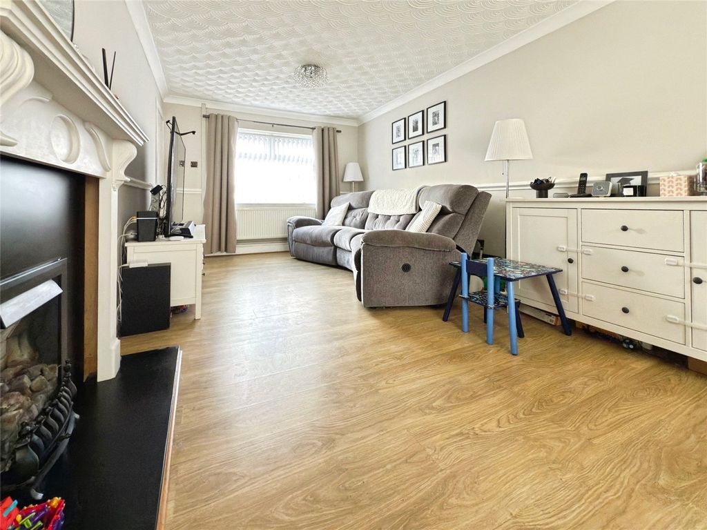 Property photo 3 of 18 Picture No. 06