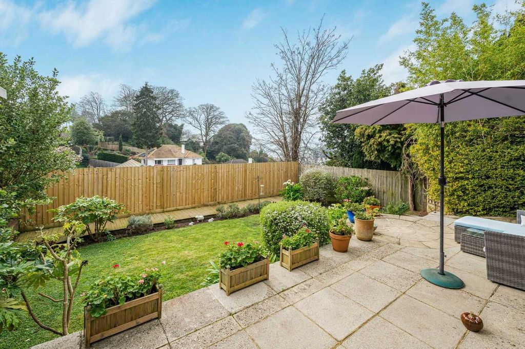 Property photo 2 of 25