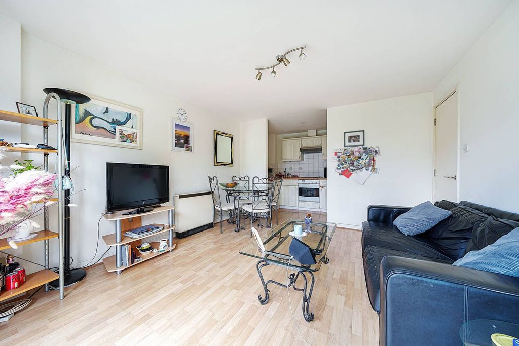 Property photo 3 of 14