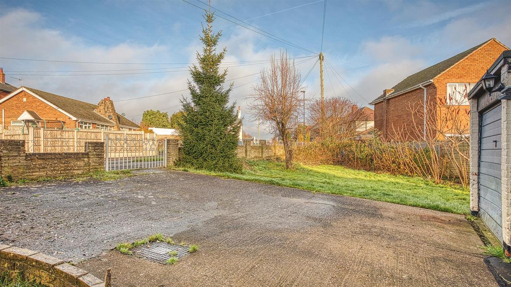 Property photo 2 of 16