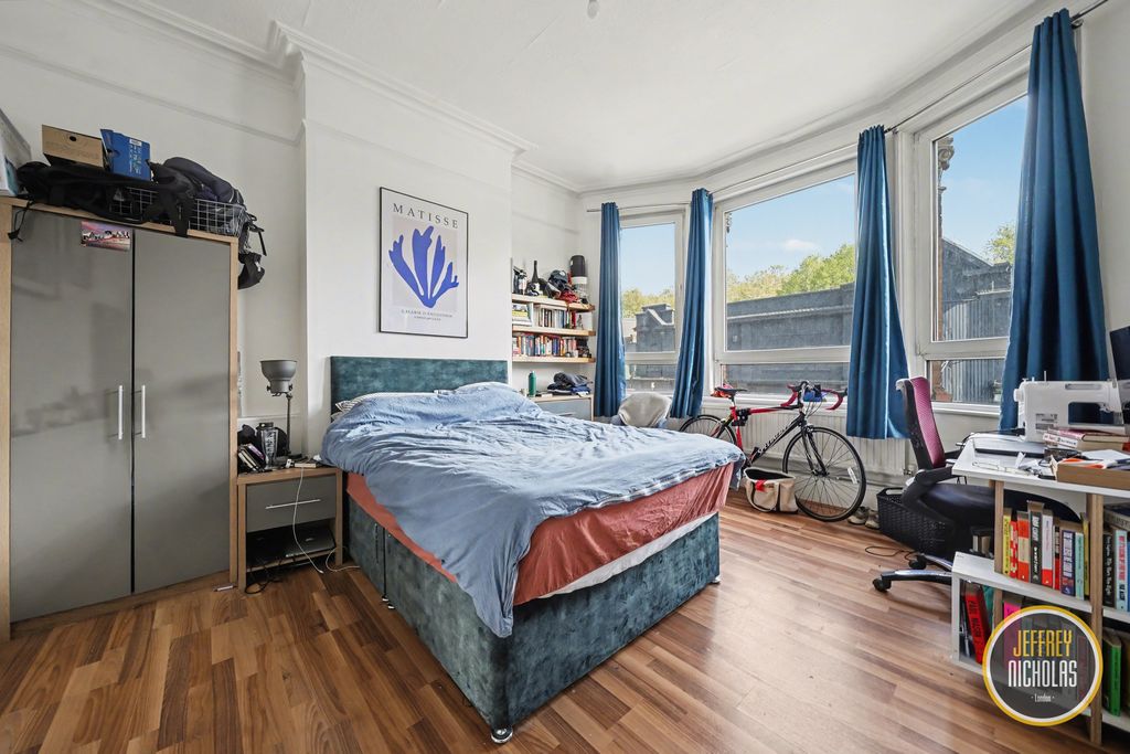 Property photo 2 of 9