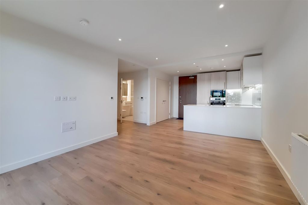 Property photo 2 of 10 1_Kitchen-Reception-2.Jpg