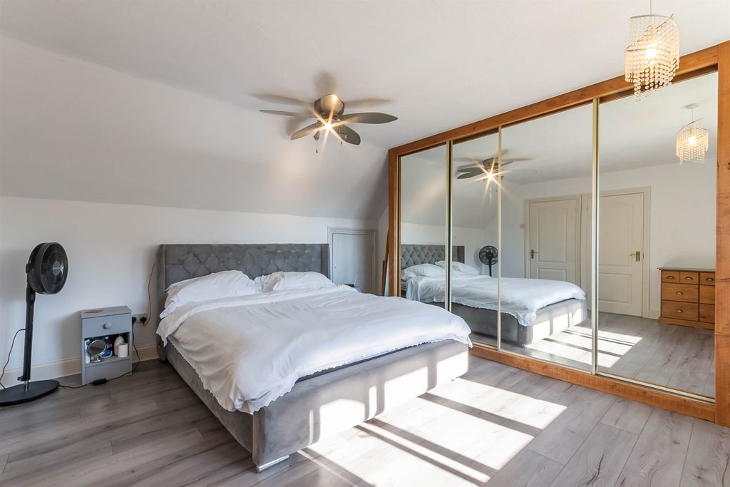 Property photo 3 of 18 Bedroom One