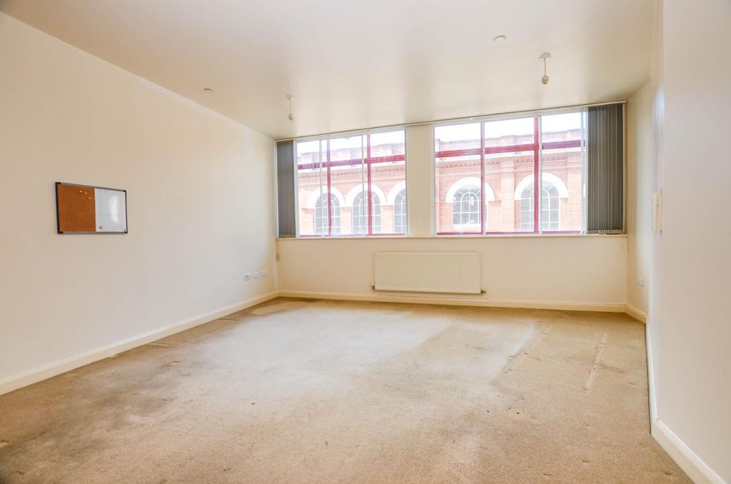 Property photo 2 of 9 Lounge