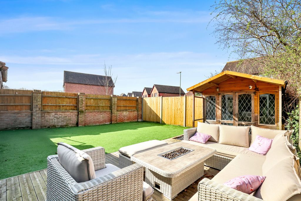 Property photo 2 of 17