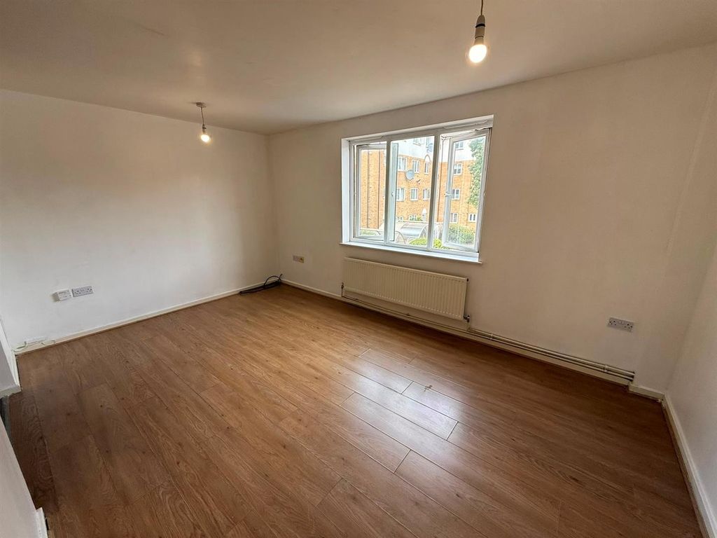 Property photo 2 of 8 7.Jpg