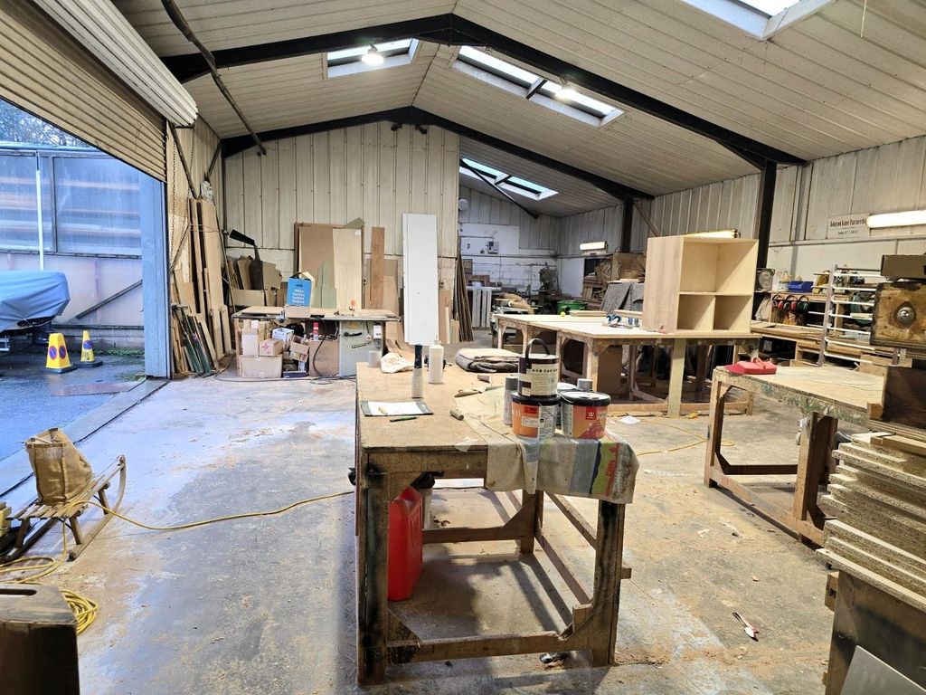 Property photo 3 of 12