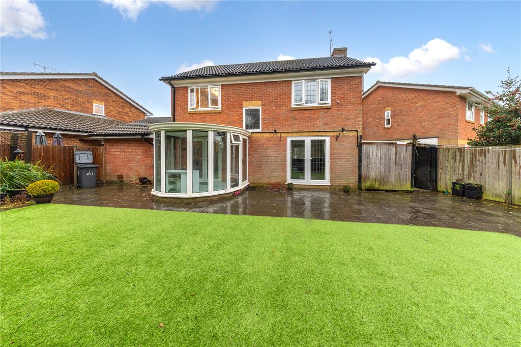 Property photo 2 of 28 Picture No. 24