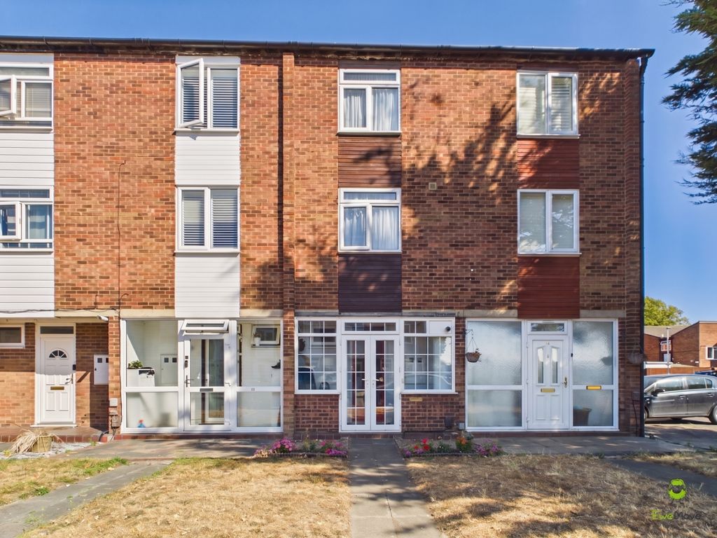 Property photo 1 of 14 Front Aspect Presented By James Hillier Of Ewemove