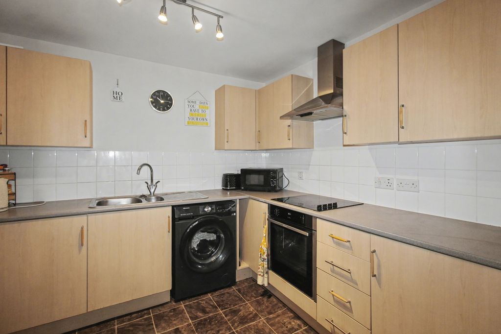 Property photo 3 of 10