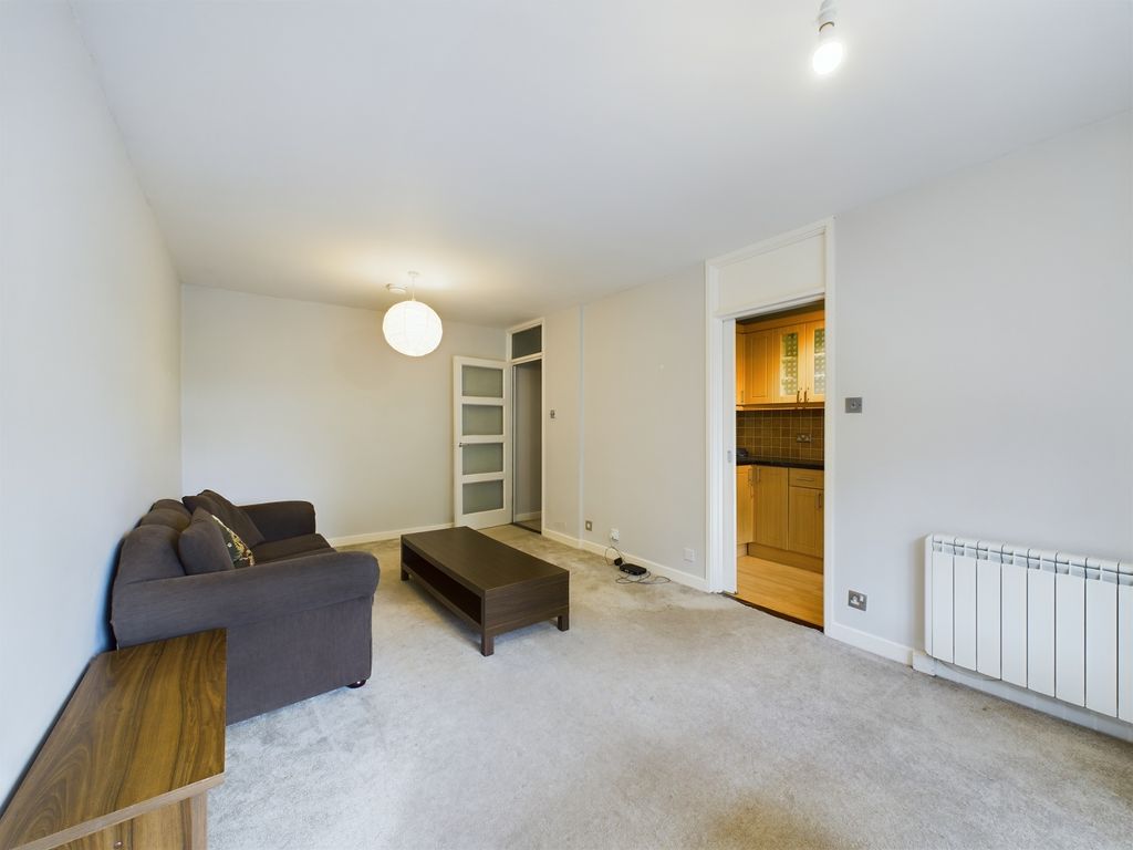 Property photo 2 of 10 Cam02538G0-Pr0332-Still007