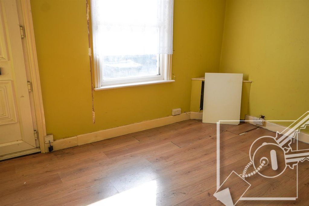 Property photo 2 of 17 Reception 1