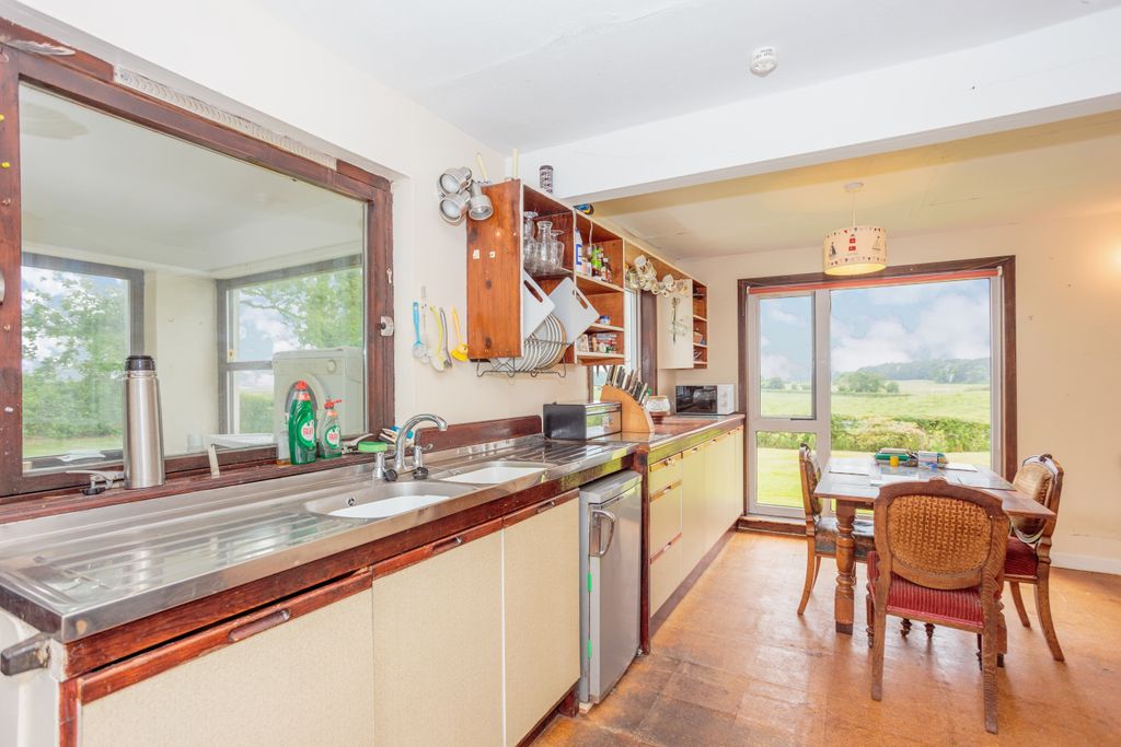 Property photo 3 of 44 Kitchen/Diner