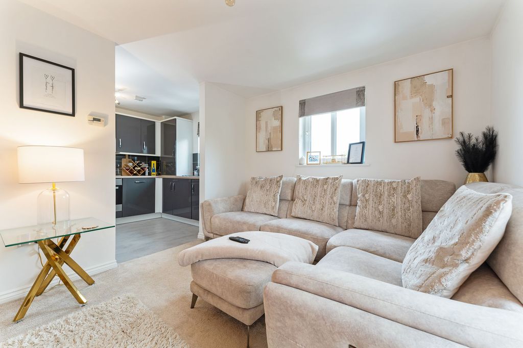 2 bed flat for saleCambridge Crescent, Airdrie ML6 photo 3