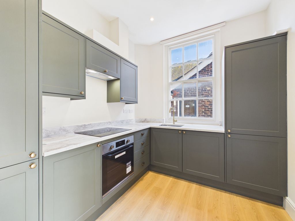 Property photo 3 of 6 Kitchen