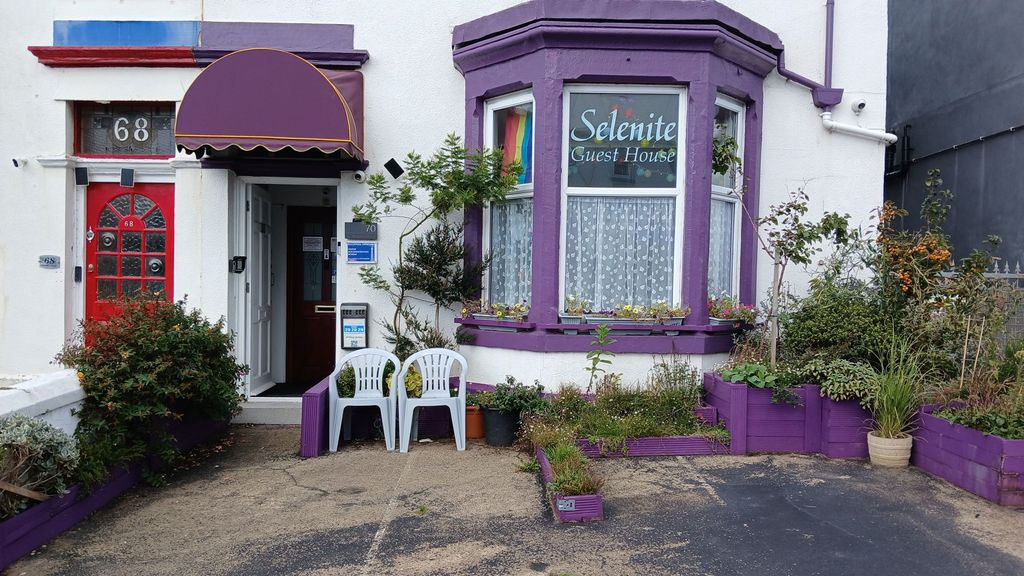 Property photo 3 of 53