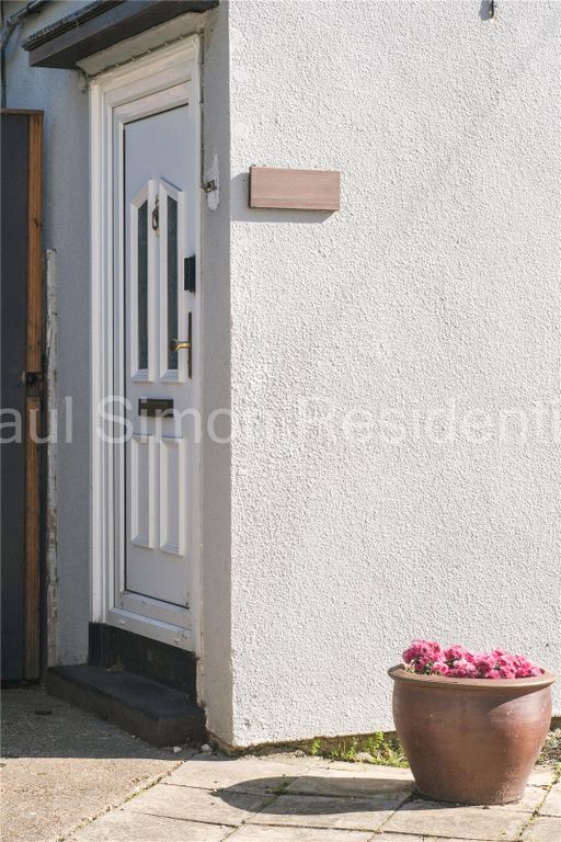 Property photo 2 of 21 Picture No. 14