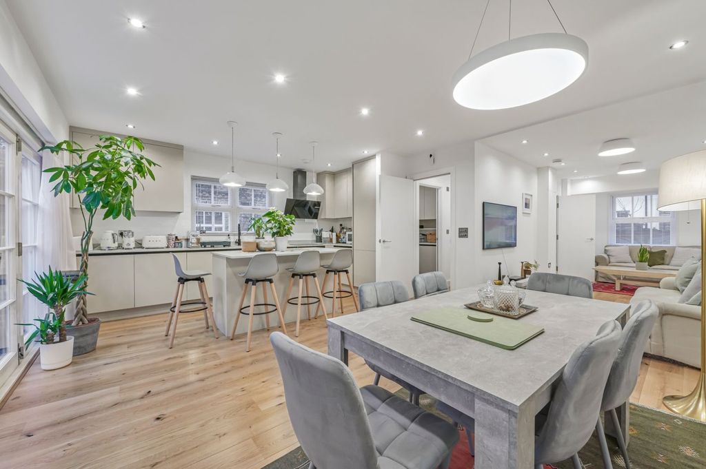 Property photo 2 of 35 Picture No. 40