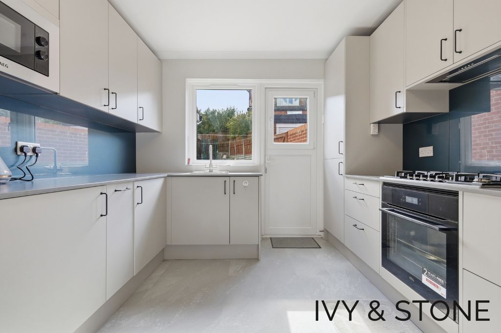 Property photo 2 of 22 5104071