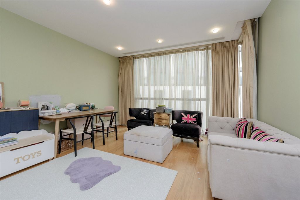 Property photo 2 of 10 Reception