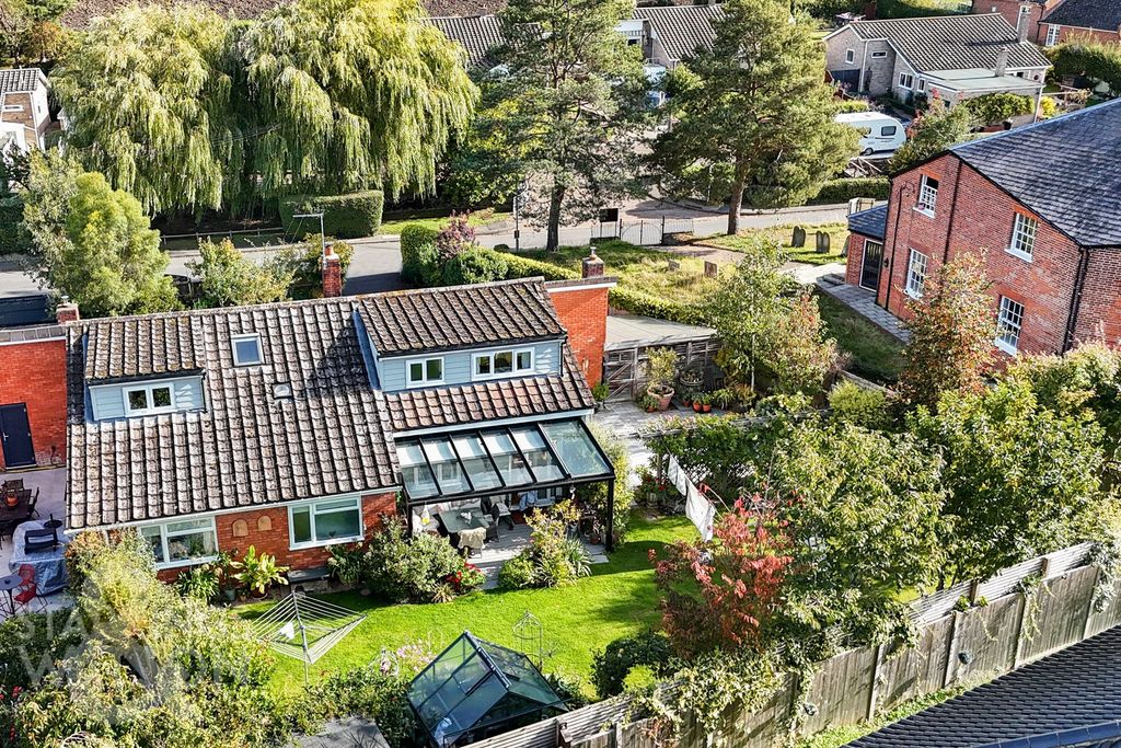 Property photo 3 of 33