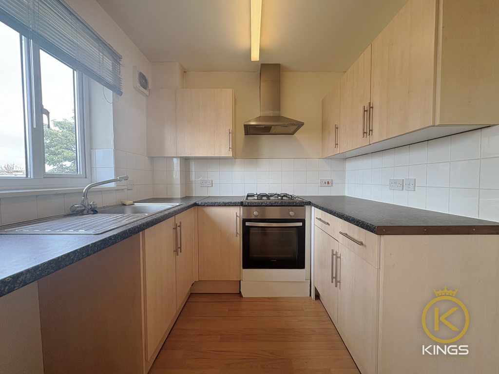 Property photo 2 of 8 11 Kidson Court (8)