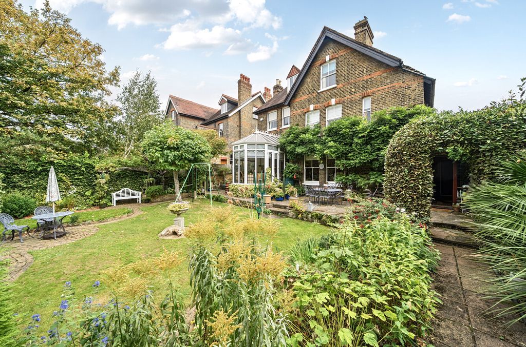 Property photo 2 of 26 1360290-22-68d6Aa...