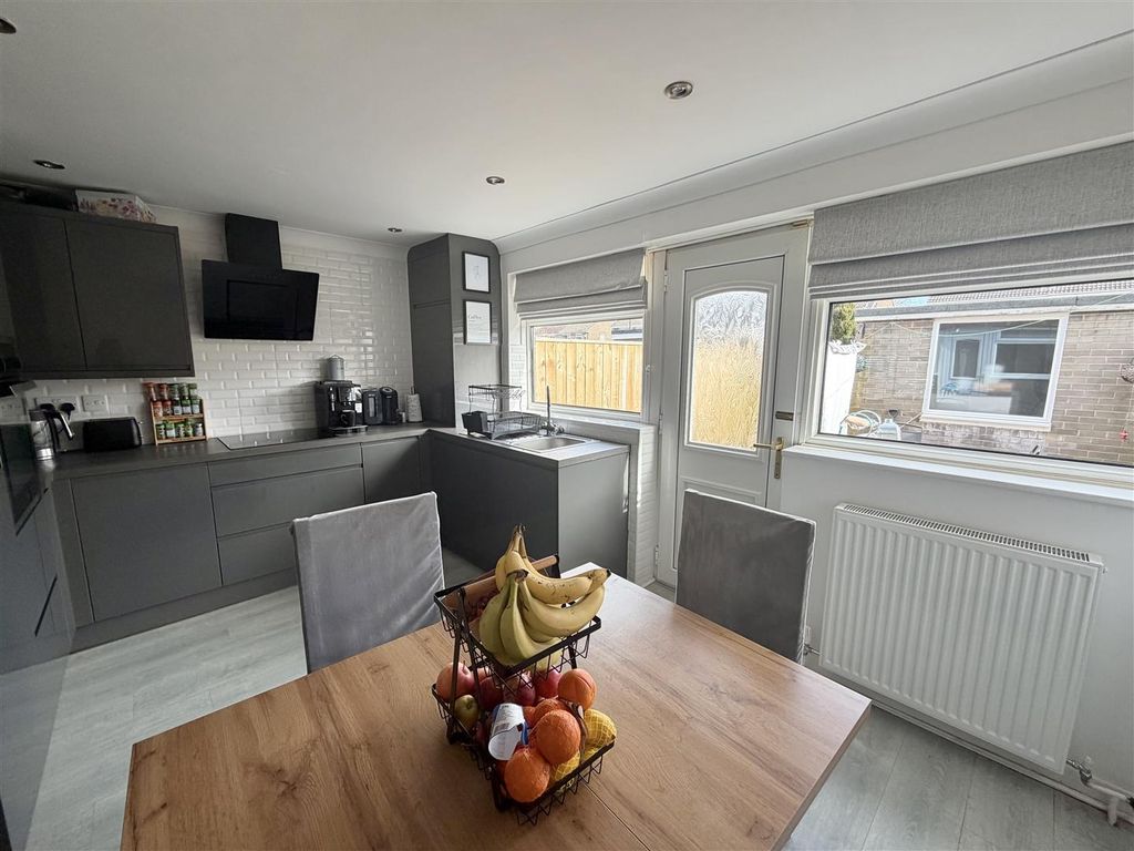 Property photo 3 of 13 Kitchen Diner