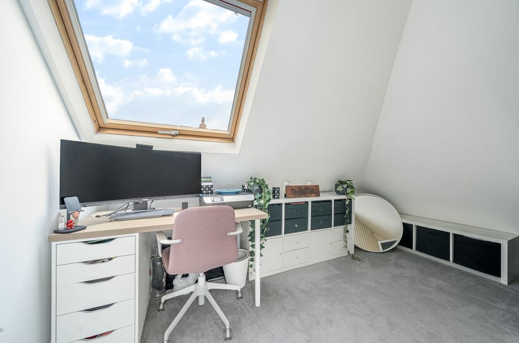 Property photo 3 of 21 1298338-2-682F059...