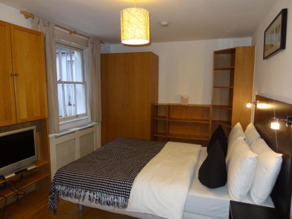 Property photo 1 of 7 Bedroom