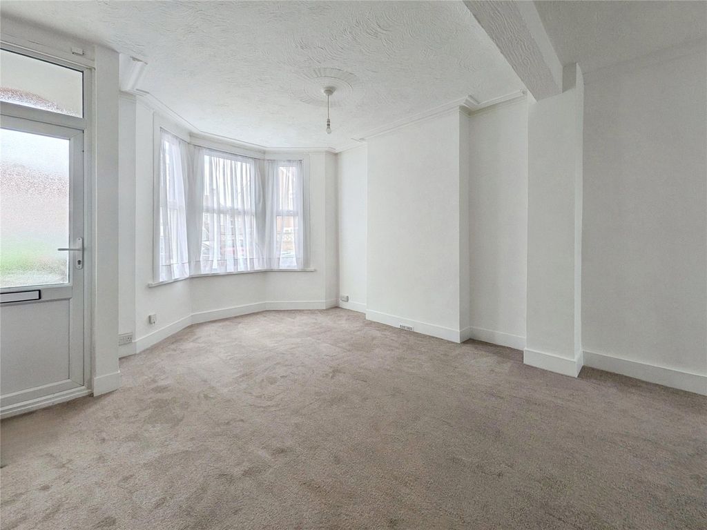 Property photo 2 of 10 Picture No. 28