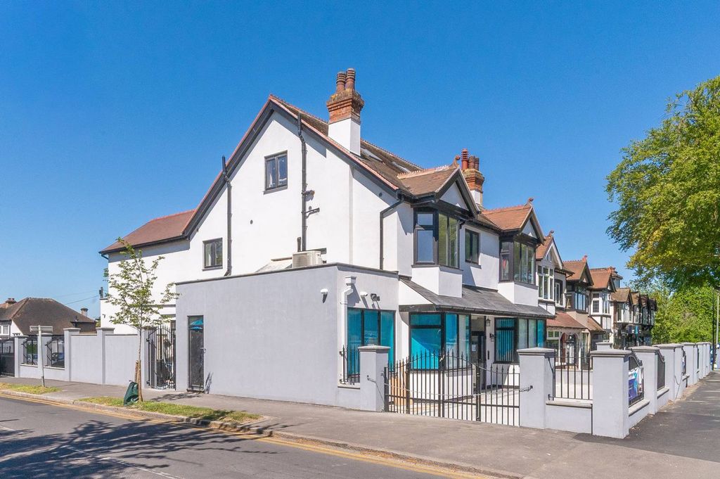 Property photo 1 of 5