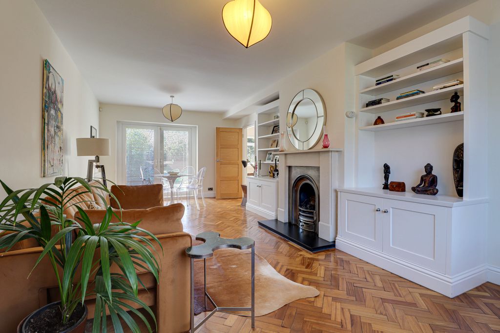 Property photo 3 of 28 Living Room