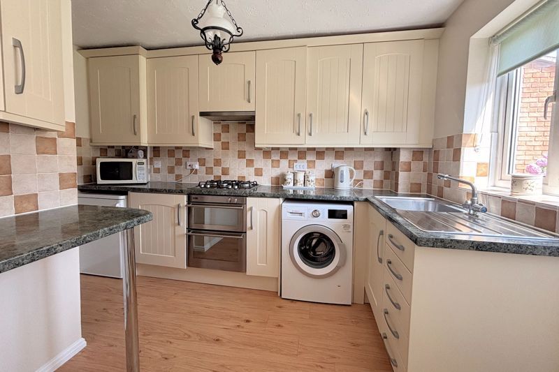 Property photo 2 of 16 Kitchen