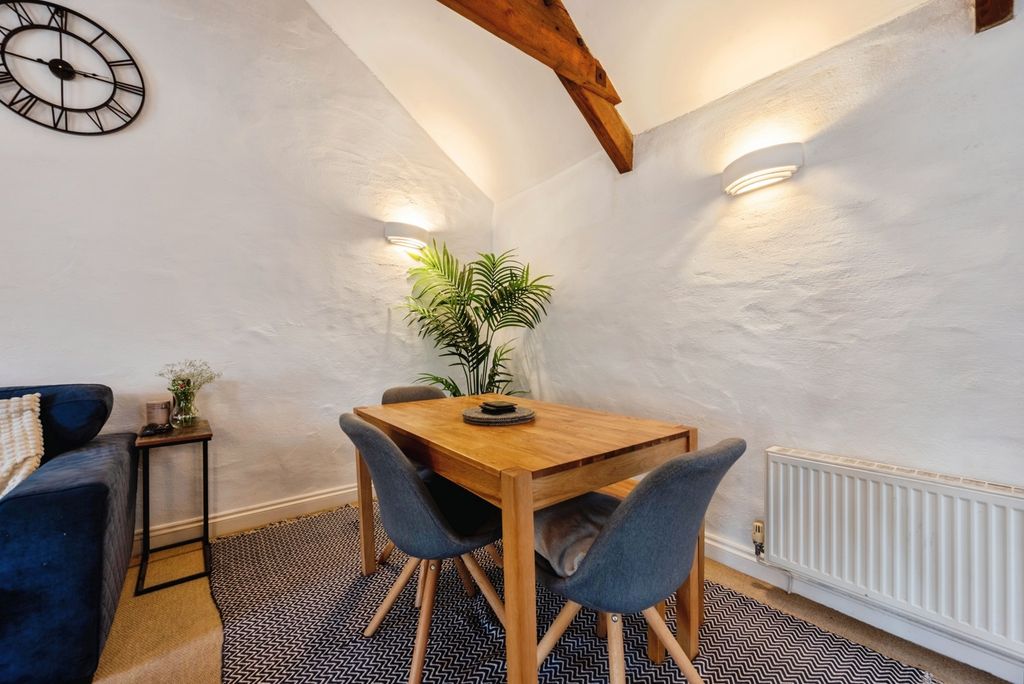Property photo 3 of 13 Pbox-Img.Jpg