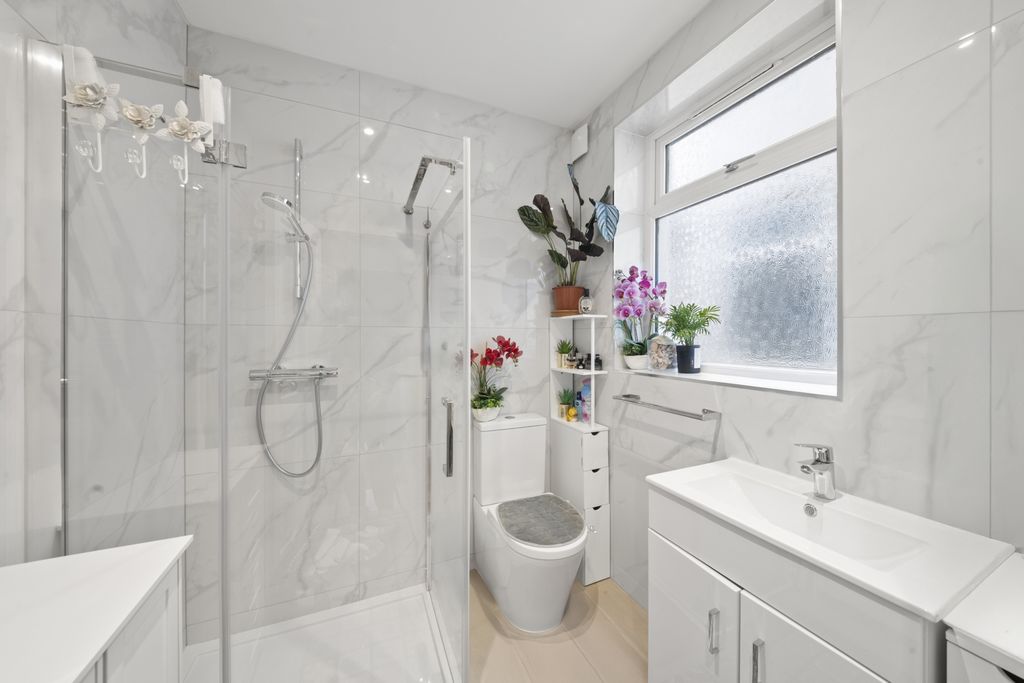 Additional image 6 of 2 bed flat for saleBraund Avenue, Greenford UB6