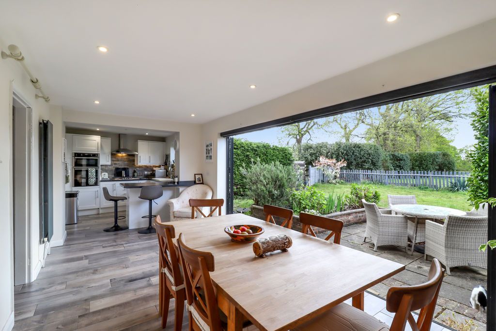 Property photo 1 of 19 Photo 5