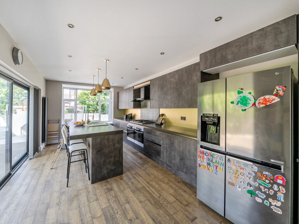 Property photo 2 of 25 1340793-18-689Cad...