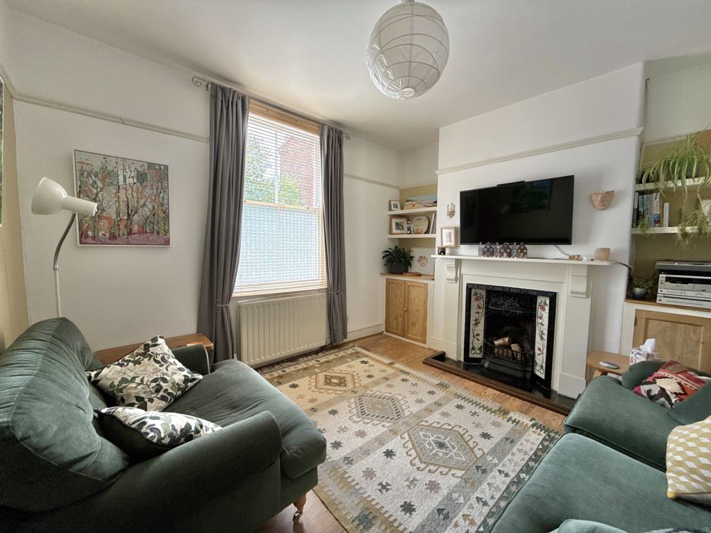 Property photo 2 of 11