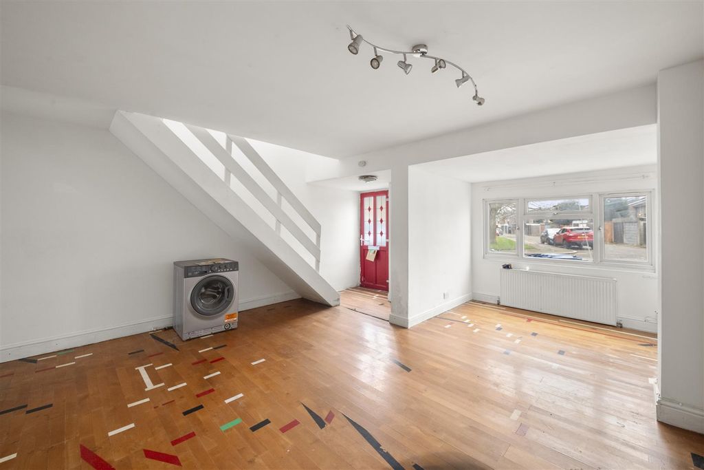 Property photo 3 of 16 2