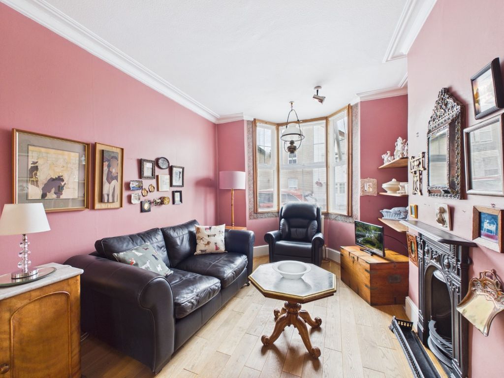 Property photo 2 of 13 5084392