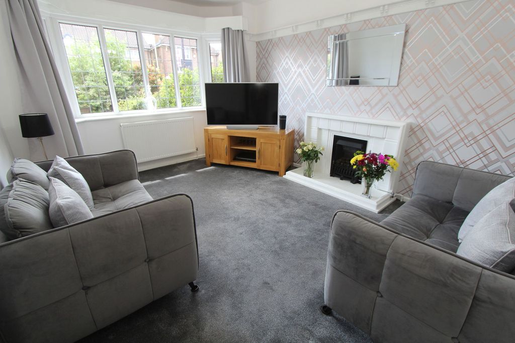 Property photo 3 of 34