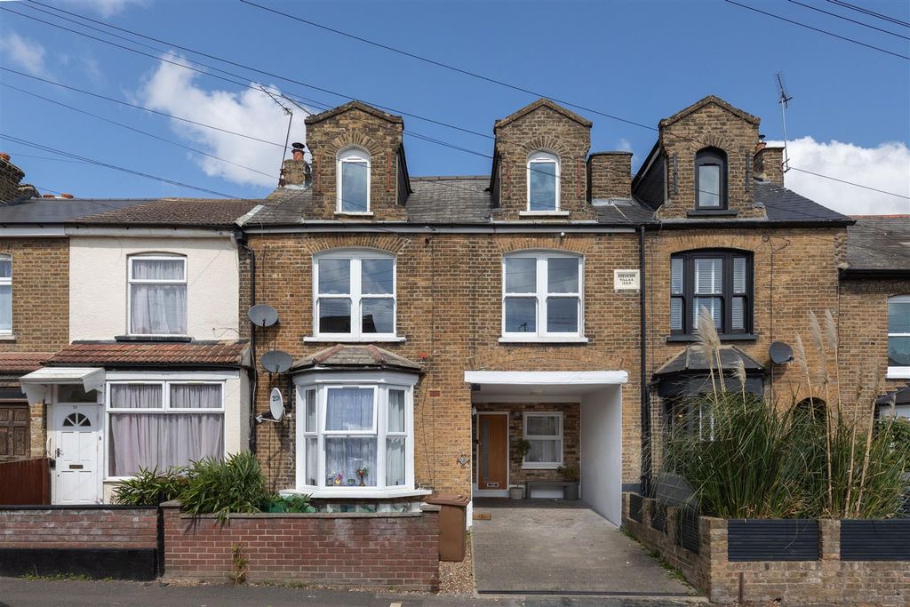 Property photo 1 of 44 Maynard Road, E17