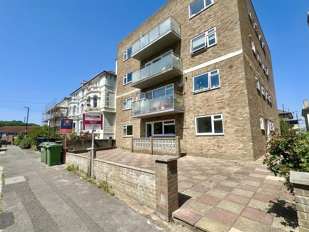 Property photo 1 of 11