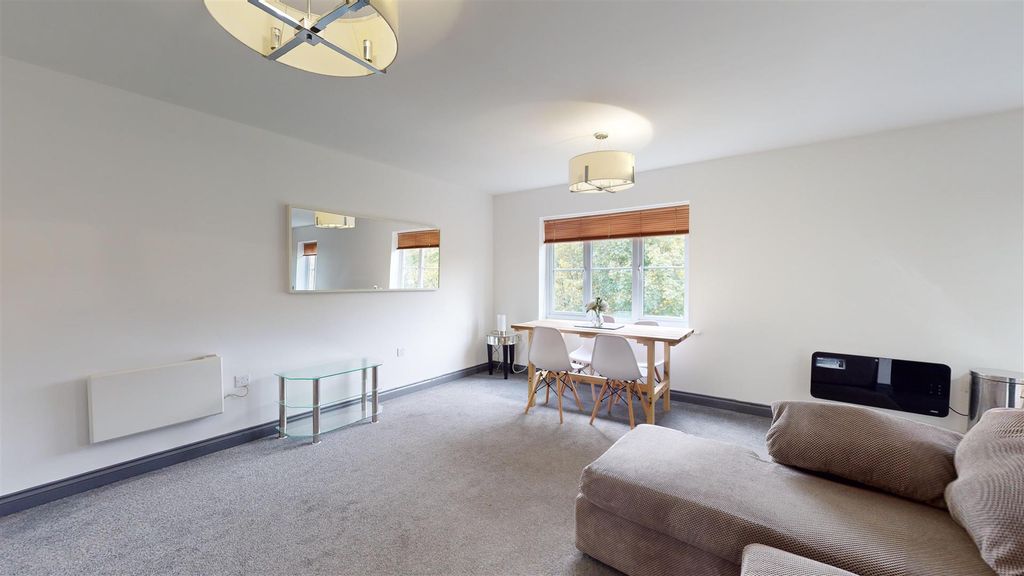 Property photo 2 of 10 Flat-31-Merchants-Court-10172024_150942.Jpg