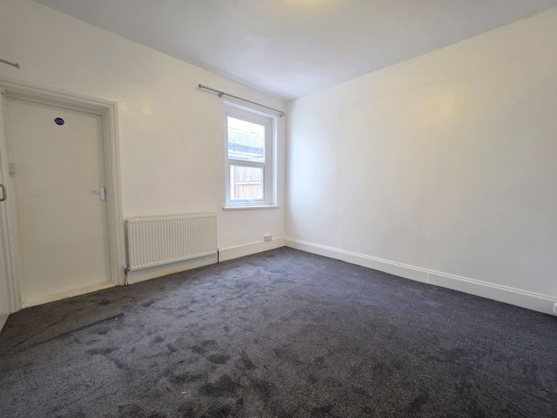 Property photo 2 of 4 Room