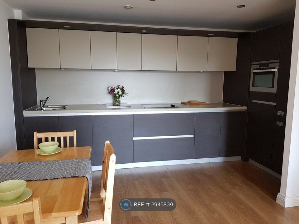 Property photo 3 of 10 Kitchen