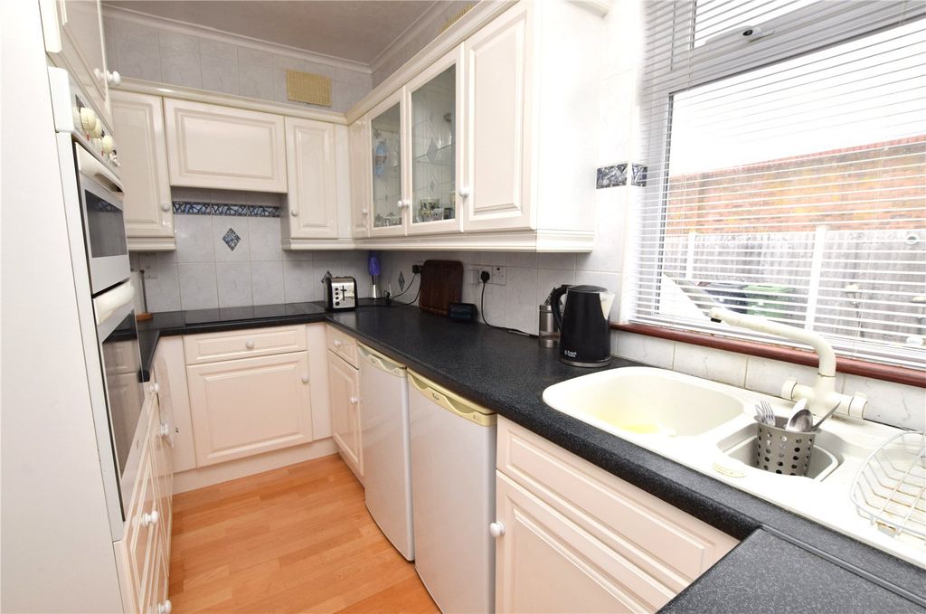 Property photo 2 of 16 Kitchen